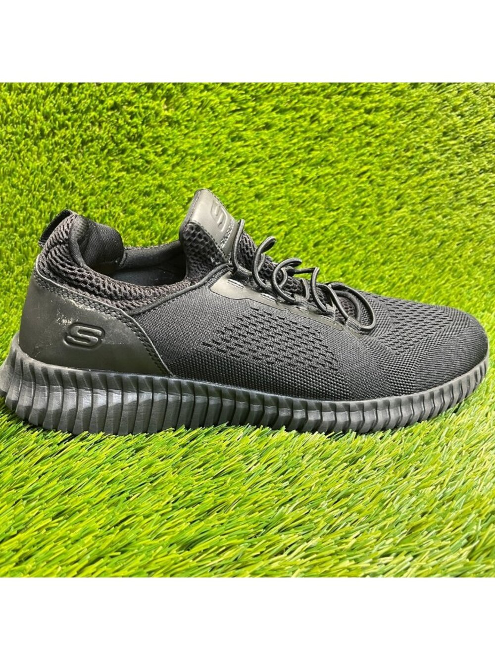 Skechers Cessnock SR Men Size 11.5 Black Athletic Slip On Walking Shoes Sneakers